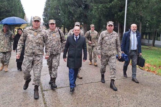 Parlamentarni vojni povjerenik BiH Boško Šiljegović boravio u najavljenom posjetu 4. pješačkoj brigadi OSBiH i vojnim postrojbama u vojarni „Božan Šimović“ u Čapljini